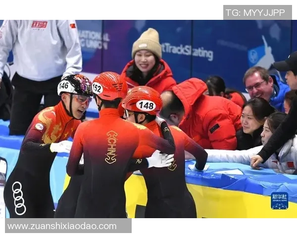 中国选手包揽短道速滑世界杯前三 名次揭晓场馆欢呼雷动